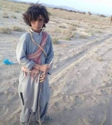 Baloch Boy
Baloch bachak
بلوچ بچک
اے عمر اے گونڈوے اسکول ءِ بوتیں بلے بدقسمتی انت کہ اے چُک اے کسان سالی ءَ ھُشتران انت ۔ 
