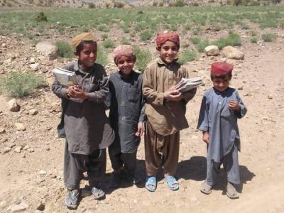 Baloch Students
Baloch Maktabi
بلوچ مکتبی اُو بلوچ طالب
بلوچ مکتبی دیم پہ وتی لوگ ءَ روان انت ۔ بلے ایشانی ھالت ءَ گنداں کہ پریشاں ہچ وڑیں سہولت نیست ۔ 
