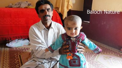 Baloch Baby Girl
بلوچ جنیکو 
Baloch jenikko
ماشا اللہ اے کسانین جنیکو وتی پت ءِ دستان انت - ۔بزان اے چُک دستکی انت ۔ اے اکس ء بابتا وتی ھیالان درشان کن ات
