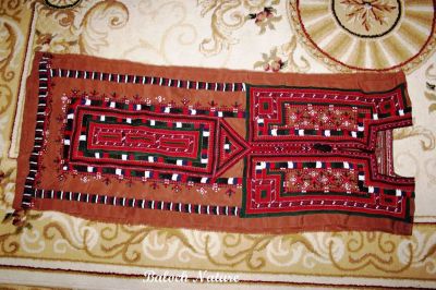 Baloch women ware 
جیگ
Jeeg
اے تربت ءِ بانور ءِ جیگ انت ۔ 
